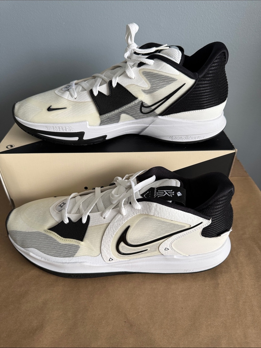 Men’s Nike Kyrie Low 5 TB SZ15 NEW White/Black DD9617-100 Box but NO LID - Picture 6 of 8